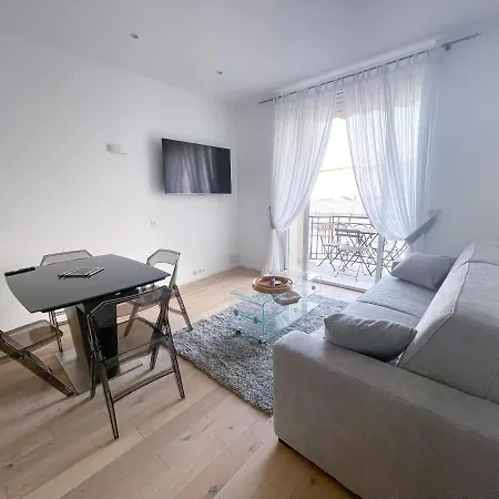 Apartamento Croisette Vue Laterale Cannes