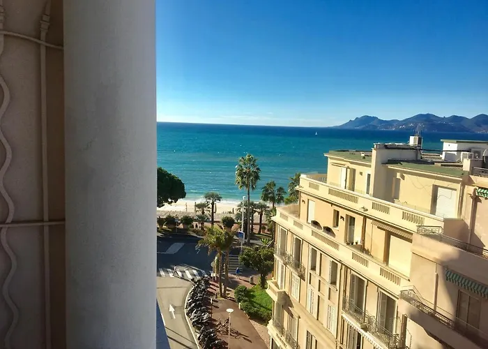 Daire Croisette Vue Laterale Cannes