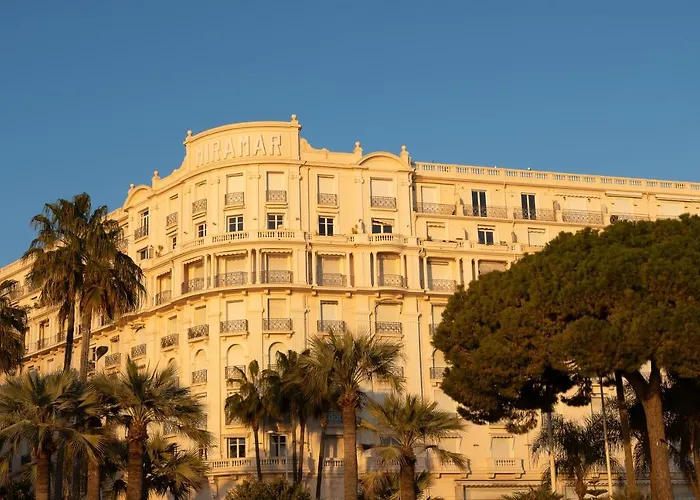 Daire Croisette Vue Laterale Cannes