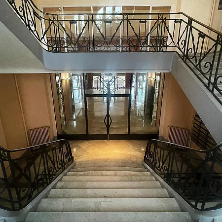 Croisette Vue Laterale * Cannes