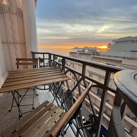 Croisette Vue Laterale